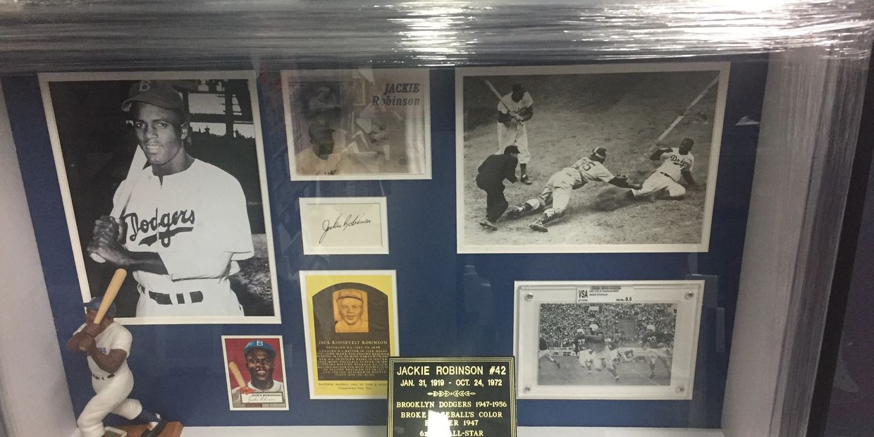 Entertainment & Sports Memorabilia in Queens, NY