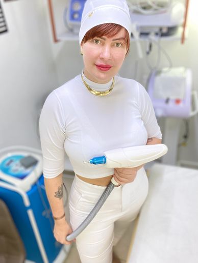 Sessão de laser remoção de tatoo em clinica modele Itaboraí rua João Caetano 
