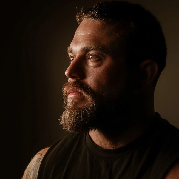 Professional headshots for men 