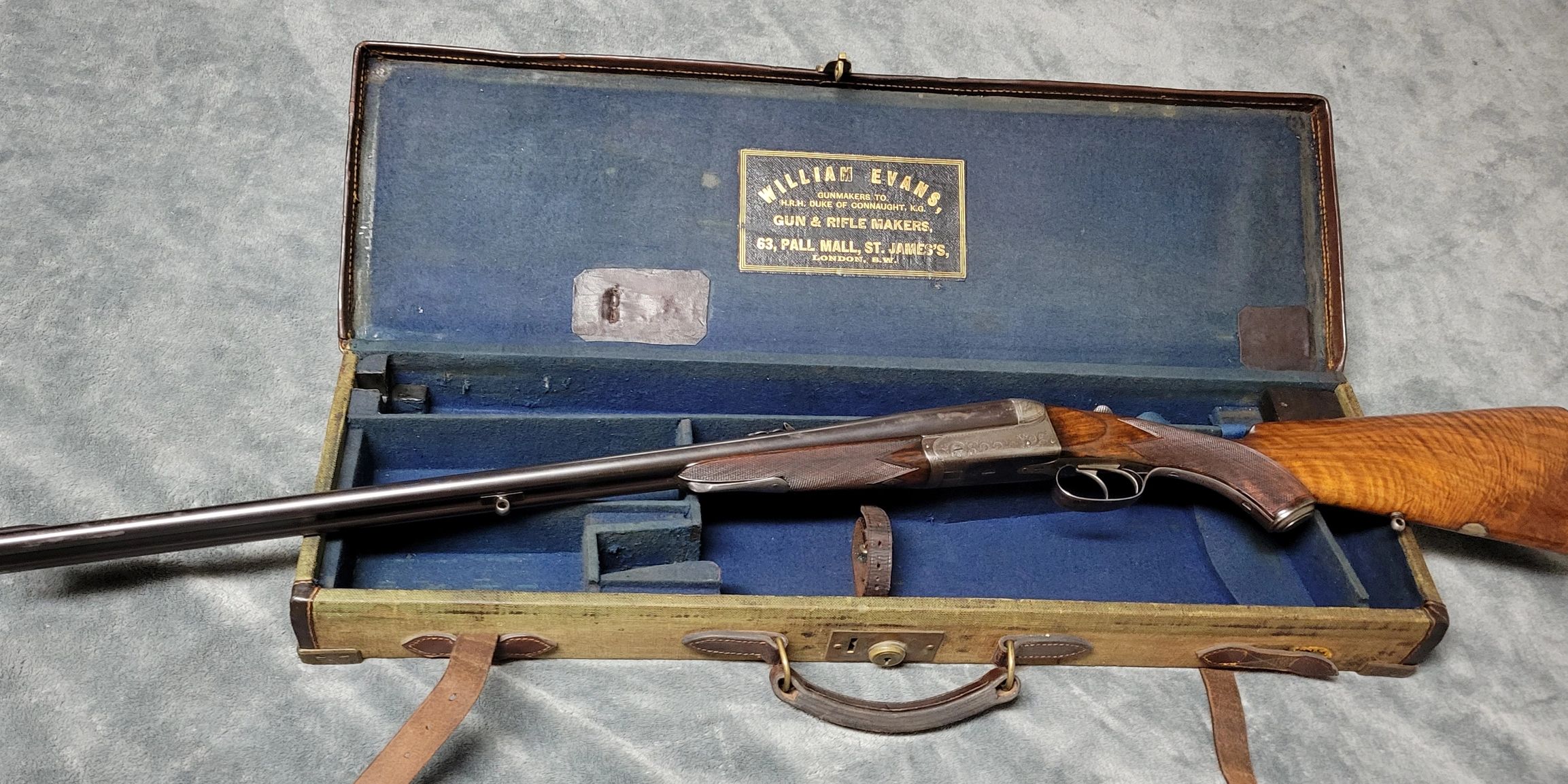 Vintage Leather And Brass Bound Oak Lined Gun Case, With Blu
