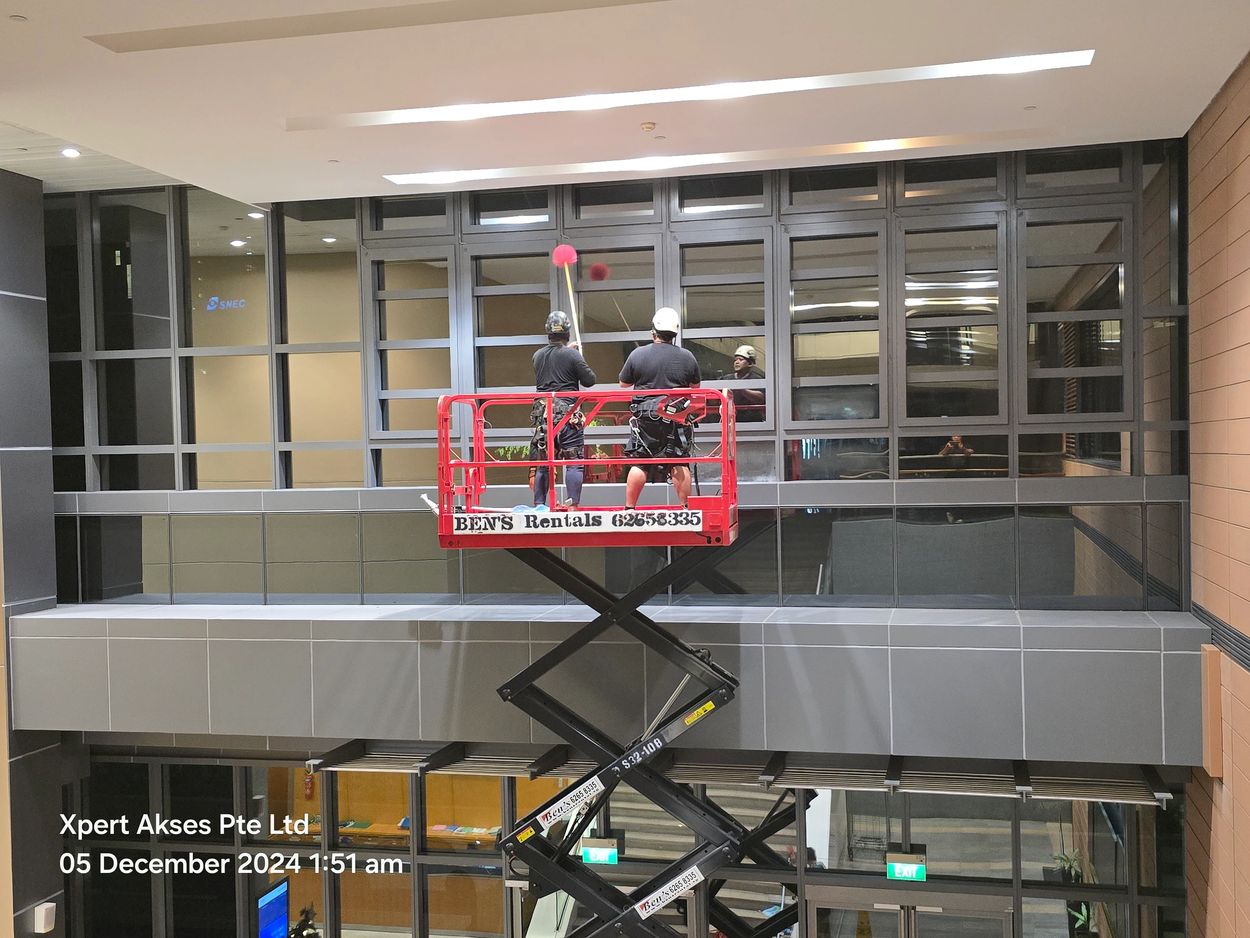 Utilising MEWP for high dusting works at Duke NUS Medical School