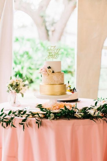 wedding reception, wedding decor, reception flowers, Orlando wedding reception, cake flowers