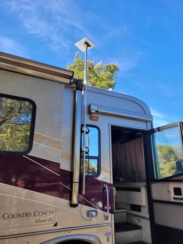Starlink installation on an RV. 