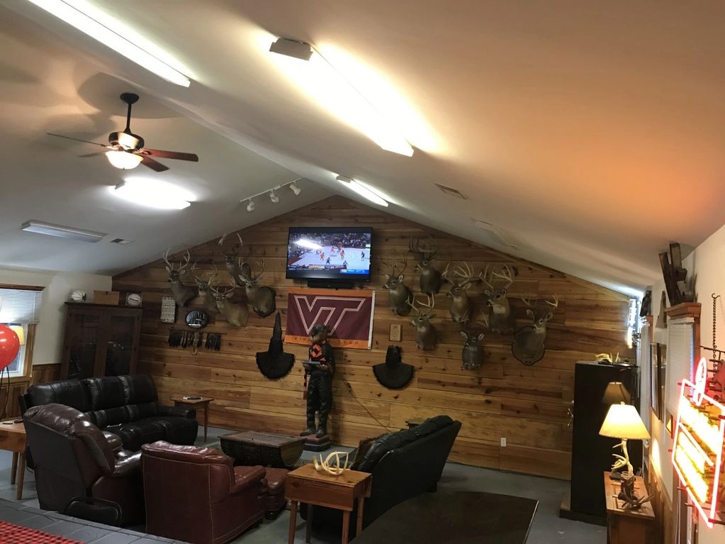 Virginia hunting lodge