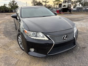 Smooth, reliable 2014 Lexus ES 350 with V6 power, luxury comfort, and great ride quality.