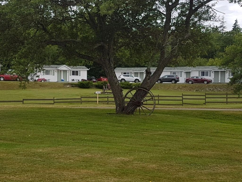 MacNeil's Motel