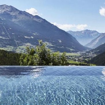 TI PIACEREBBE VIAGGIARE E SOGGIORNARE IN STRUTTURE DI CATEGORIA SUPERIORE E LUSSO A PREZZI SUPER VAN