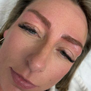 Nano Brows is a modern permanent eyebrow makeup treatment that involves precisely creating ultra-fin