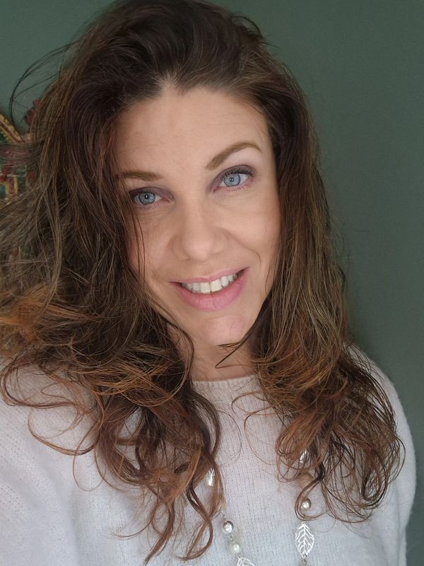 Dit ben ik Biancarosa relatietherapeut ik geef jullie de begeleiding die bij jullie past