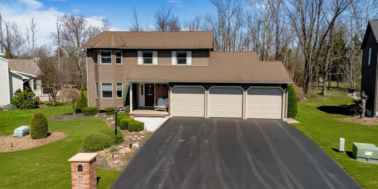 4320 Lazybrook Circle - 4 bedroom home for sale in Liverpool.