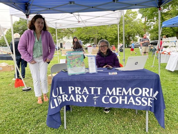 Discover and support local non-profit community groups at the Cohasset Farmers Market Friends Table