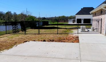 Steel Fence Installation in Alexandria, Louisiana 