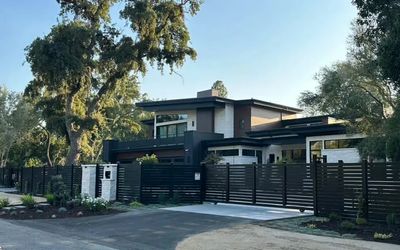 Sleek Fence modern horizontal fence solutions. 