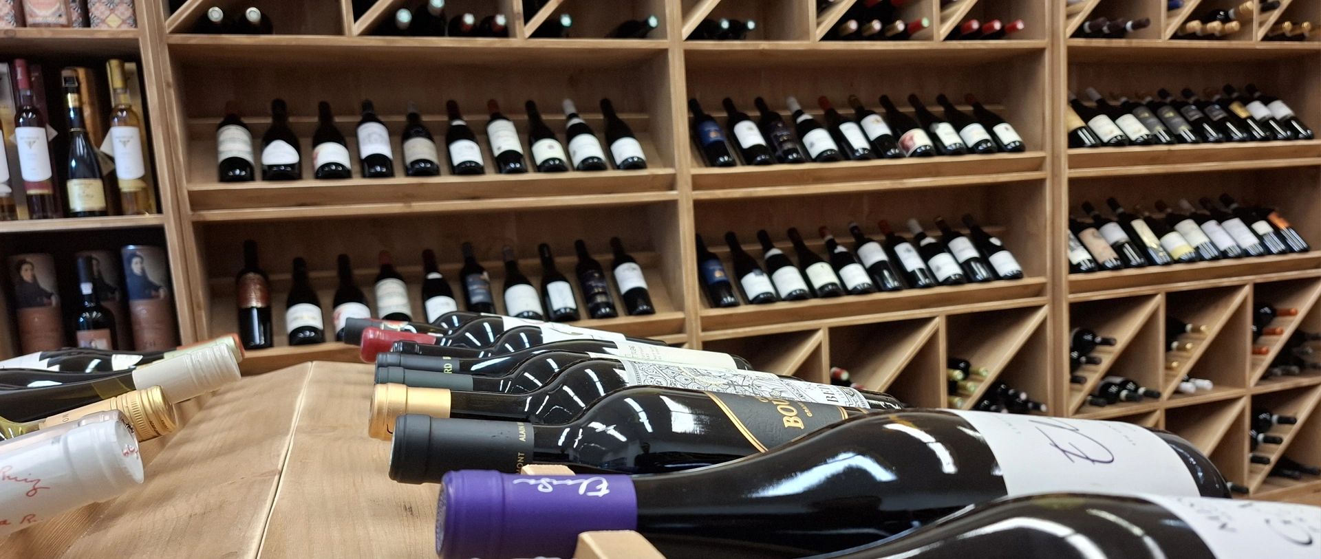 Friday Mood | Wine & Vape Store in Westminster, London