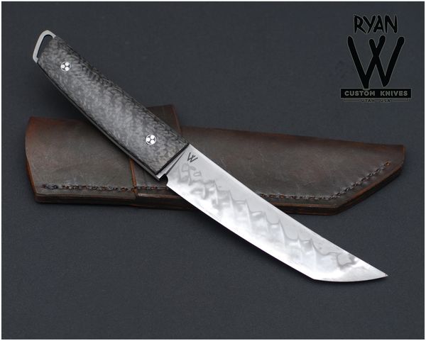 This is a Tanto 6 with "Exposed lanyard loop"