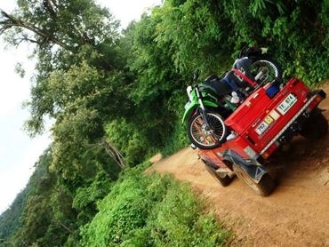 Raid 4x4 Thaïlande Enduro voyage découverte off road sportif ou pas piste rouge, tour en voiture 4x4