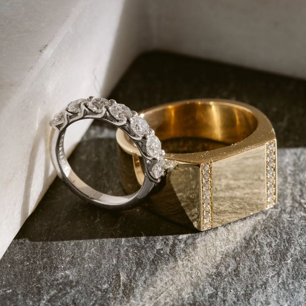 Wedding Bands
Jewellery
Diamonds
Gold