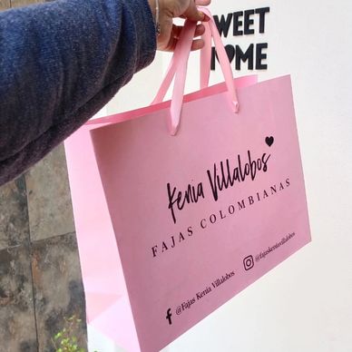 Bolsas de papel rosa con asas de listón personalizadas con tu logo