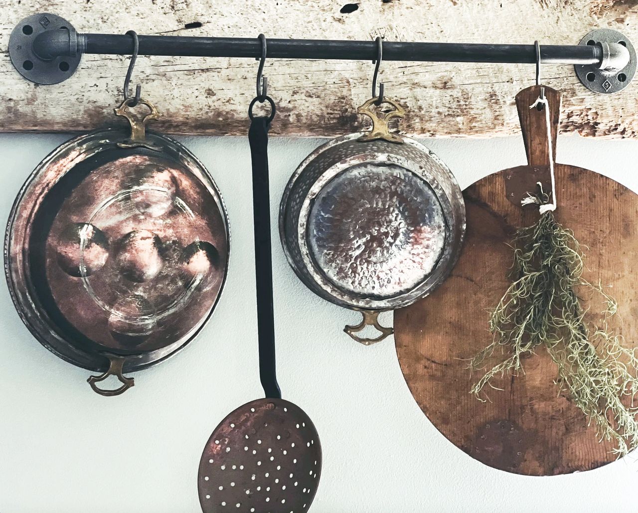 Who Makes Natural Elements Cookware?
