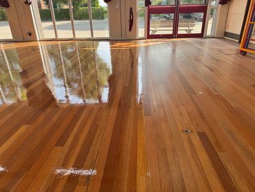 During the process of lacquering with 2K water based floor lacquer