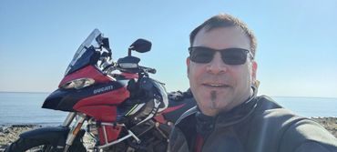 Me and my Multistrada 950 at the sea.