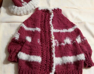 Set for a girl size 2 t-3 t. You can order.