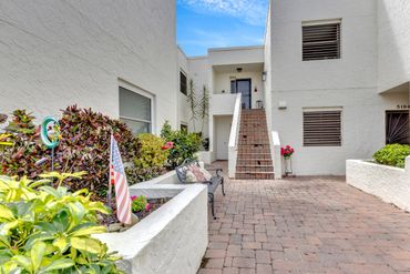 professional real estate photography condo condominium entryway vacation home florida home