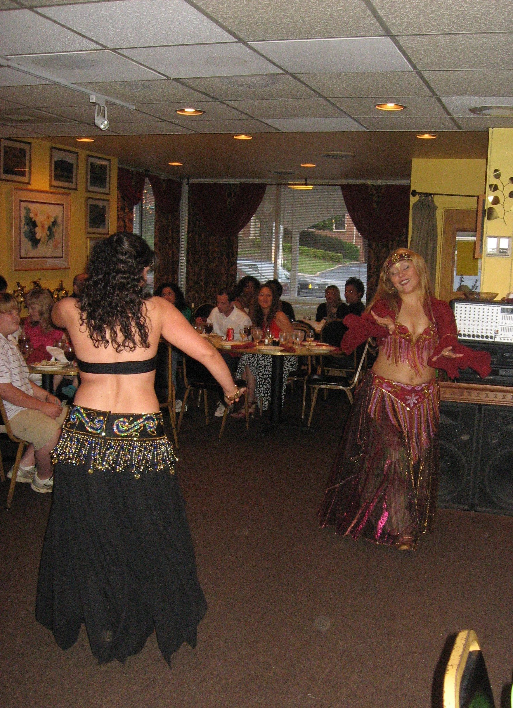 Nicola_s_May10_2008_Jenna_and_Aya_dancing.jpg