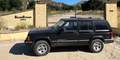 2001 Jeep Cherokee Sport Civilian or Sheriff Vehicle for rent. www.picturecarslosangeles.com