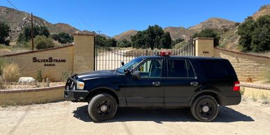Ford Expedition 4x4 Sheriff Police Truck for rent for filming at www,picturecarslosangeles.com