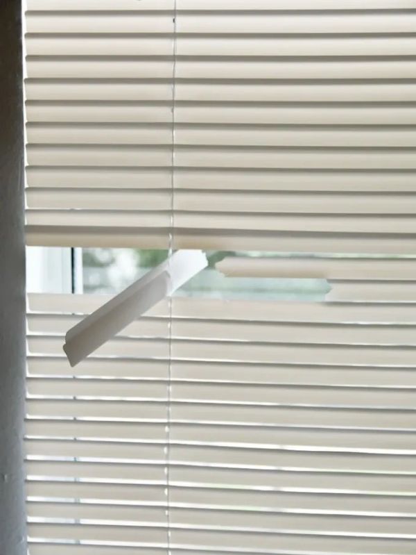 Hunter Douglas Roller Shade Cellular Shade Motorization Roman Shade Chicago Hinsdale drapery panels
