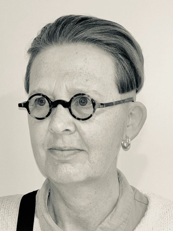 Denise Marie Walker - CEO
MA, PG(Dip), PGCE, BA(Hons)