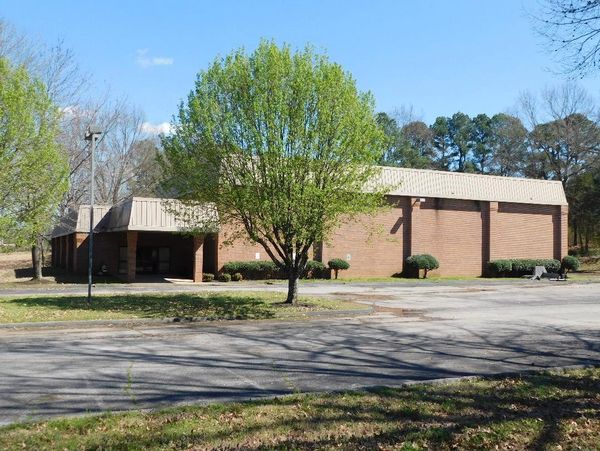 New Shelby Life Center - Close to Memphis and Germantown available for rental.