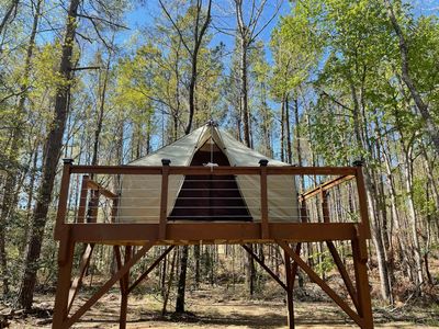 Treehouse glamping on the saluda river outside of Greenville in Belton, Upstate SC and kayaking