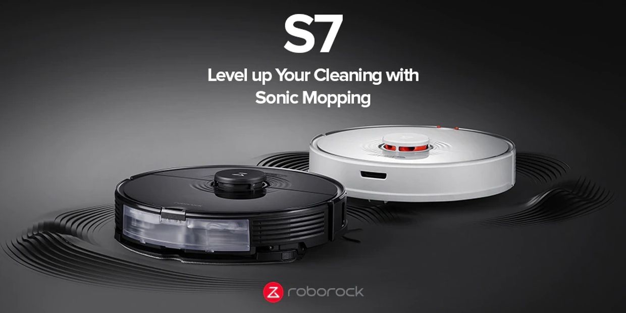 Roborock S7 in color black and white, with sonic mopping. 
