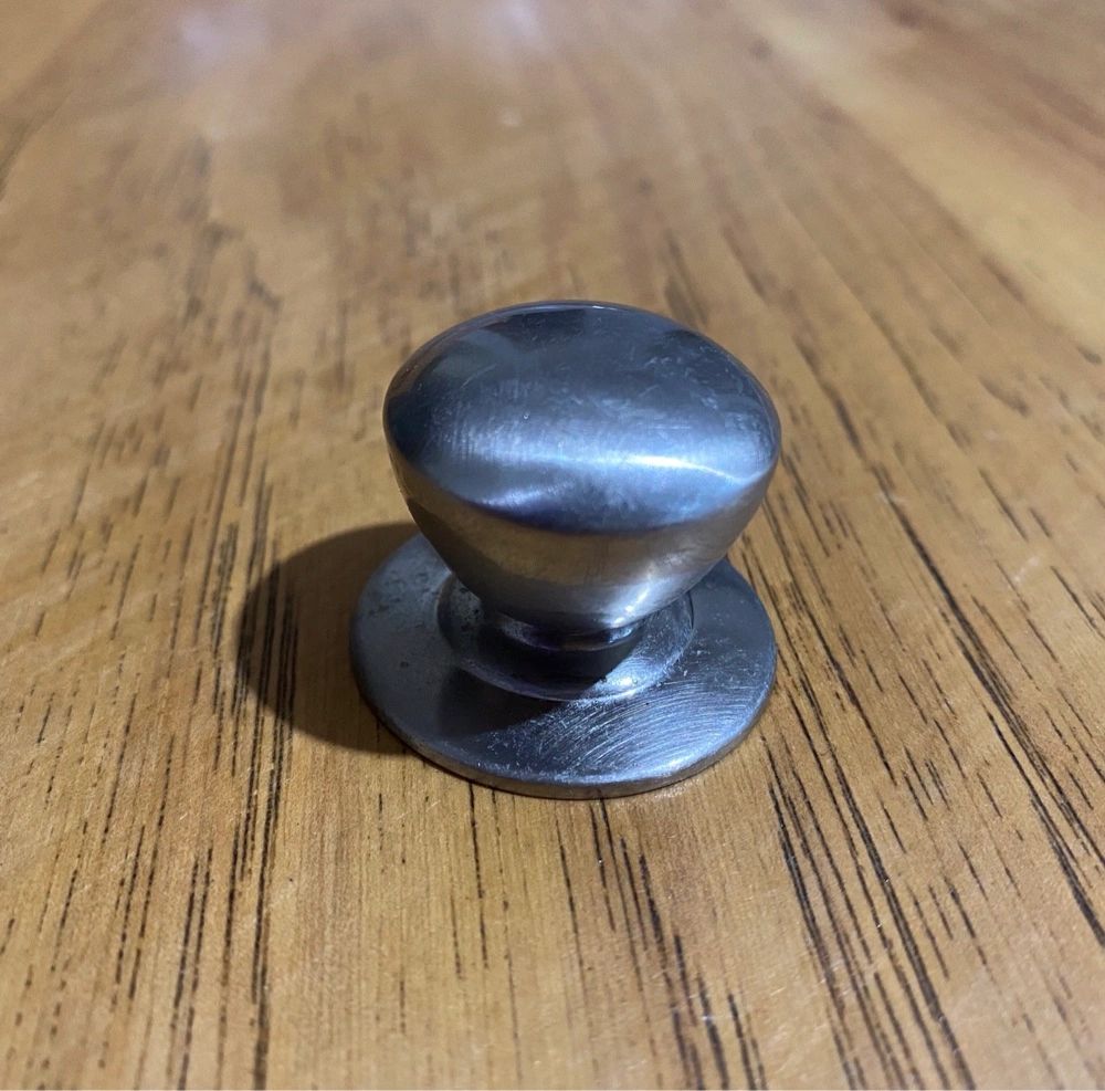 16 Stainless Knobs W/Attached Disk