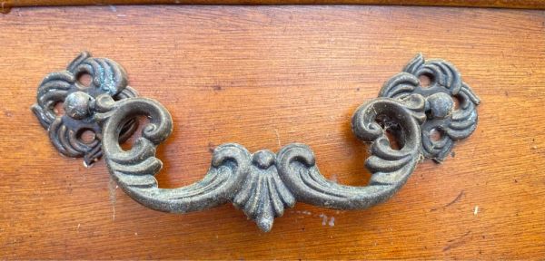 Statistical Table Shells Design Ornate Iron Shell Swan Necks (3)