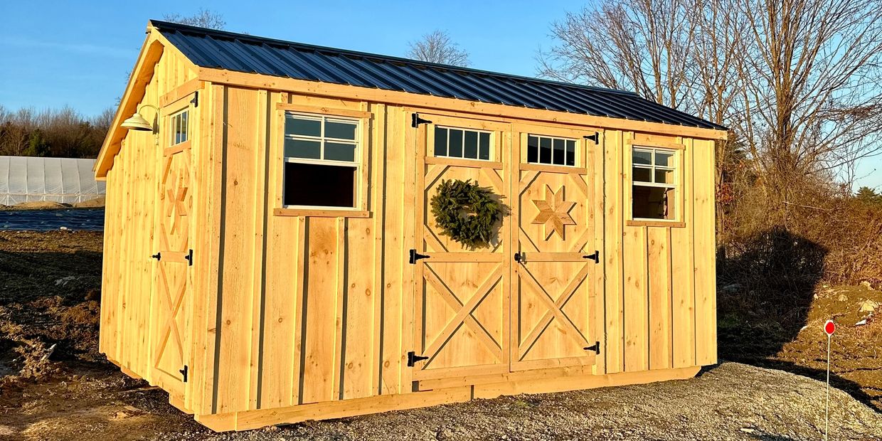 Four Blooms Farm - Farm stand in Bristol VT