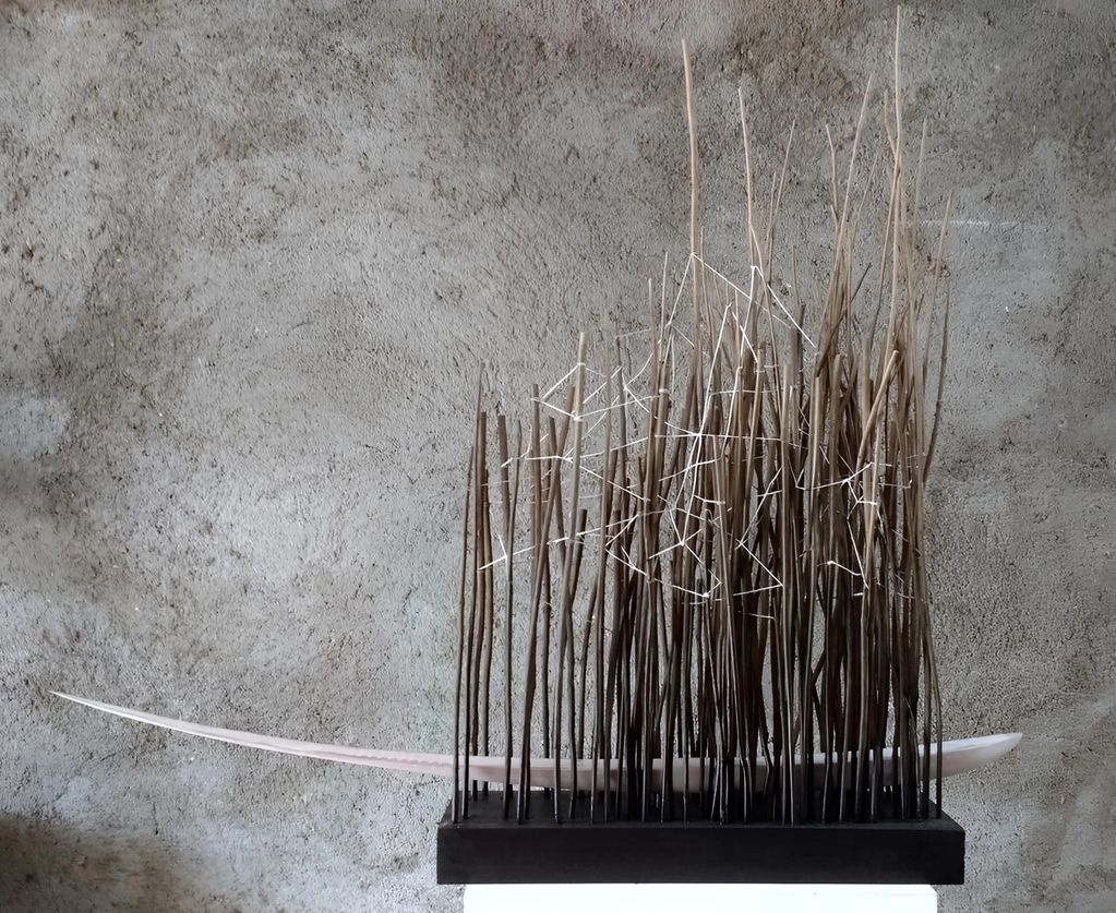 escultura realizada en madera y lino