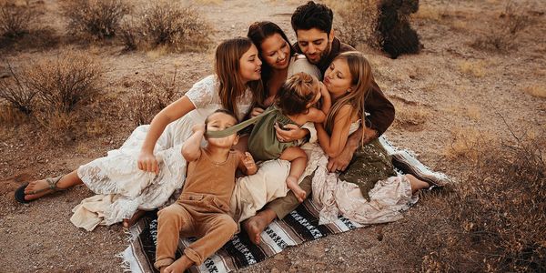 Maricopa, AZ photographer capturing family and maternity portraits