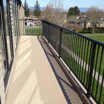 new vinyl decking
new aluminum railings