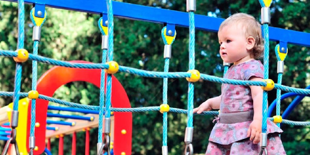 Los peligros a los que están expuestos los bebés en los parques al aire  libre - Aventura Park