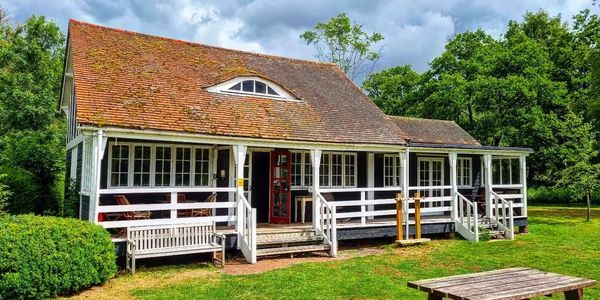 Avington Estate fly fishing hut 