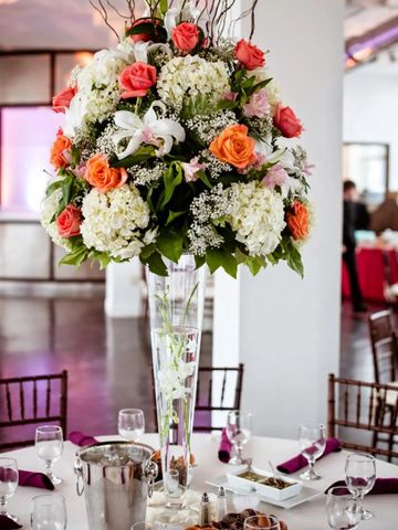 Pedestal Vases, clear pilsner vases, glass, centerpiece, wedding decor, event rentals, trumpet vase