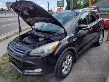 2015 Ford Escape Titanium
4WD
4-Cyl, EcoBoost, 2.0
149,000 MILES
$9875.
