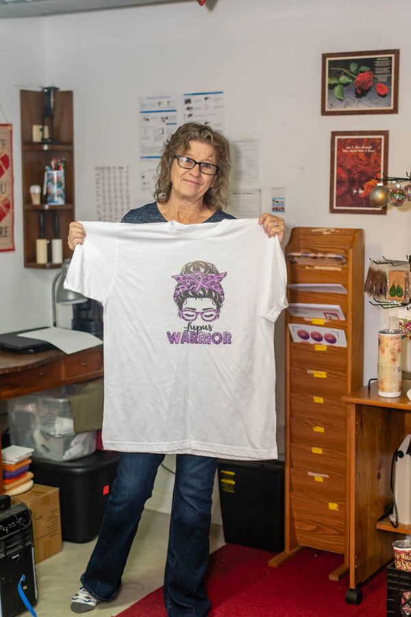 Woman hold the white t shirt