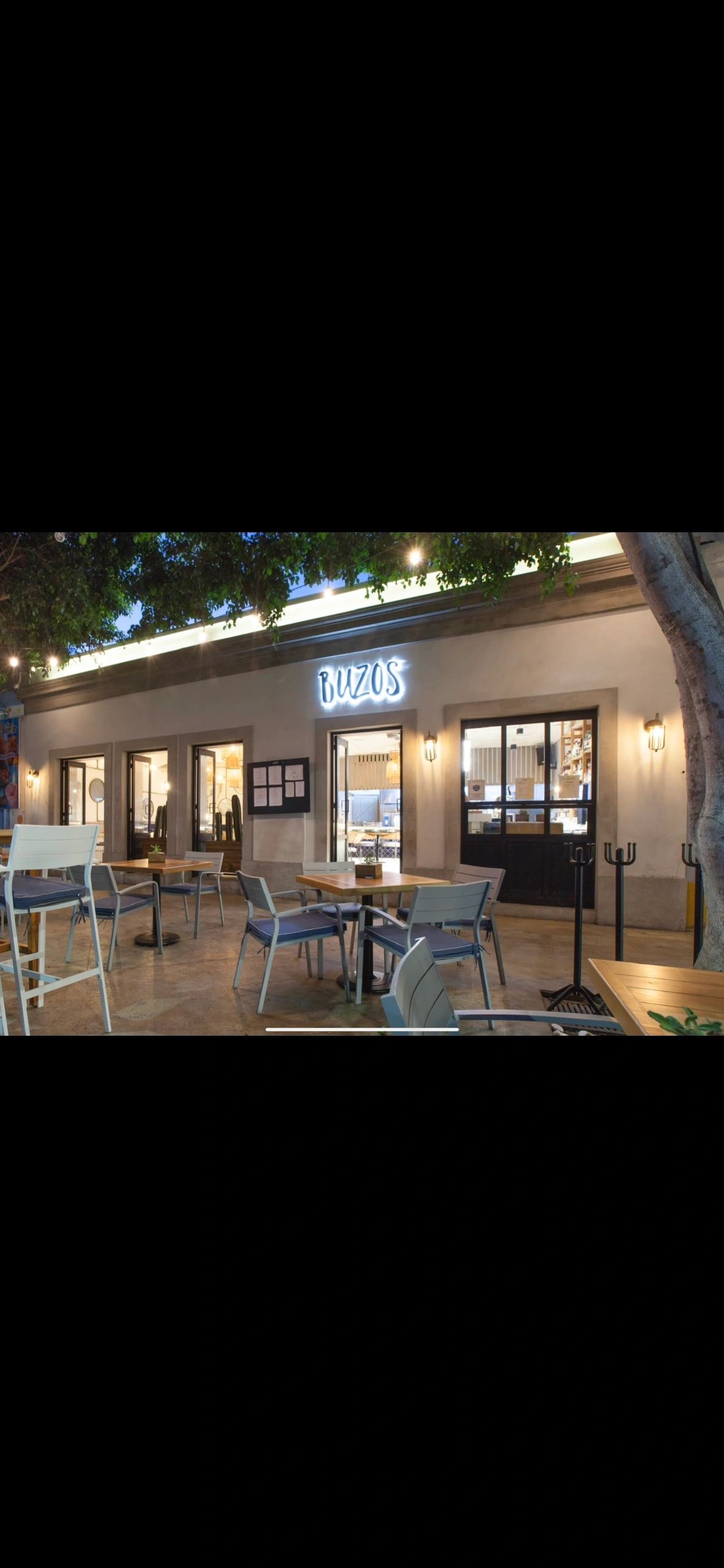 Buzos Playa — Bares