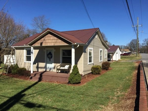 Vinyl siding, trim, and vinyl shakes in Maiden, NC