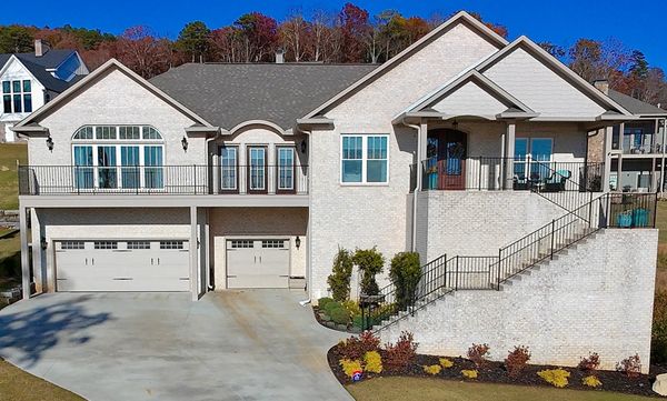 3 Bedrooms 2 Bathrooms 1 Half Bathrooms 2,924 Square Feet on 0.36 Acres with Lakefront Views