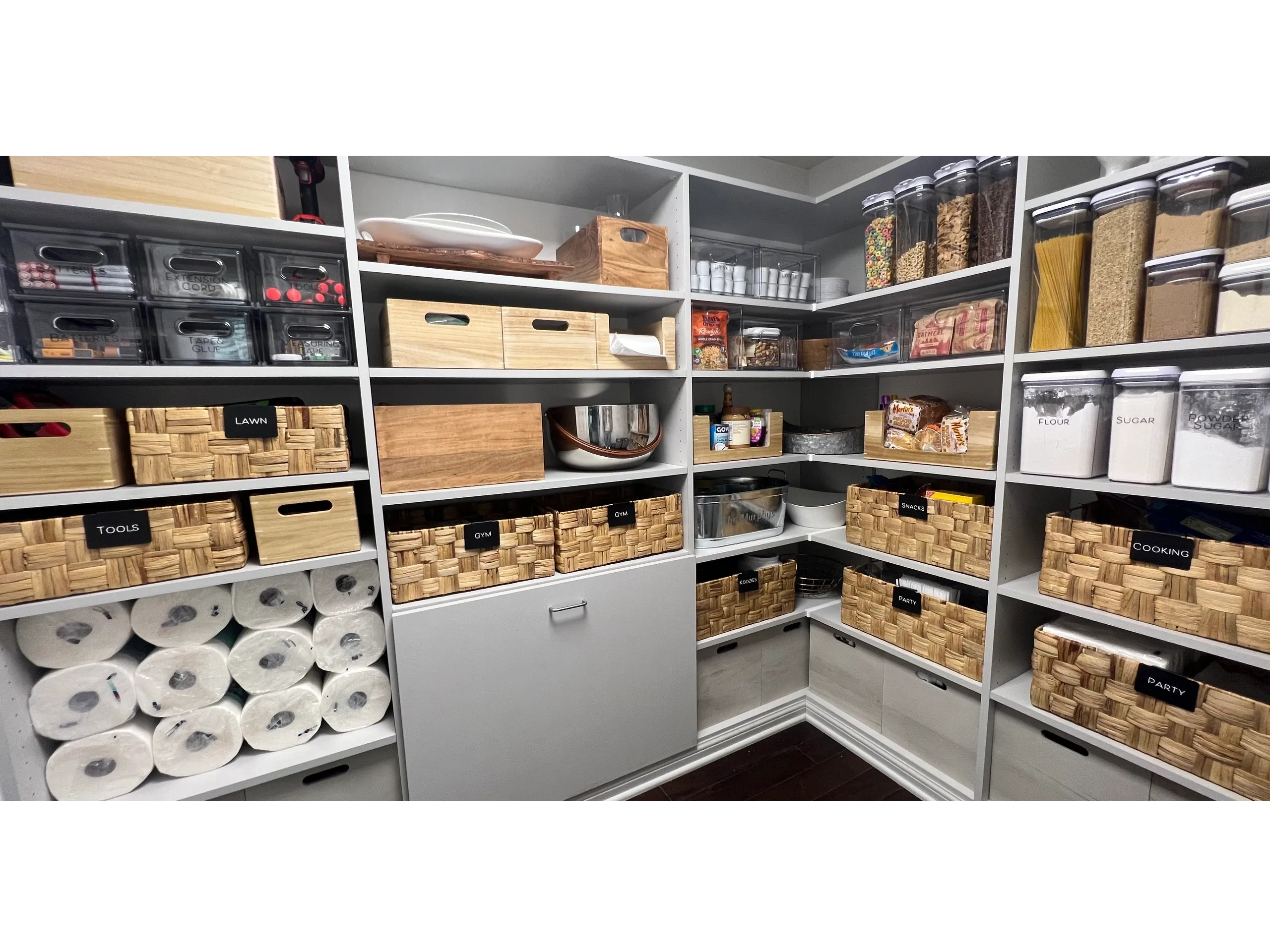 Kitchens and Pantry Storage and Organization Solutions Gallery -  Chattanooga, Tennessee